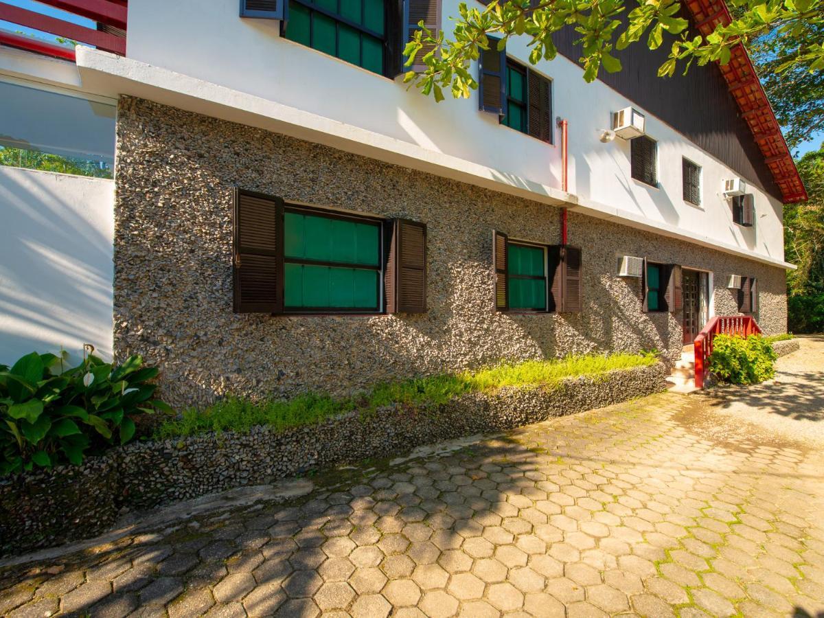 Saveiros Hotel